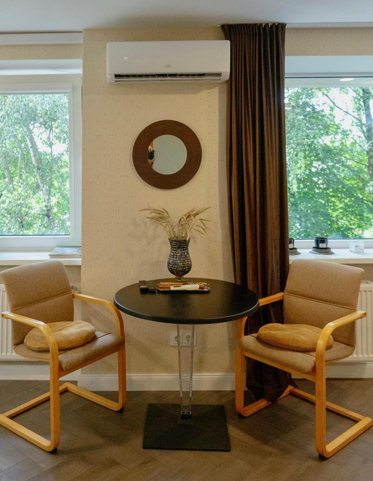 Petite City Centre Apartment โชเล ภายนอก รูปภาพ
